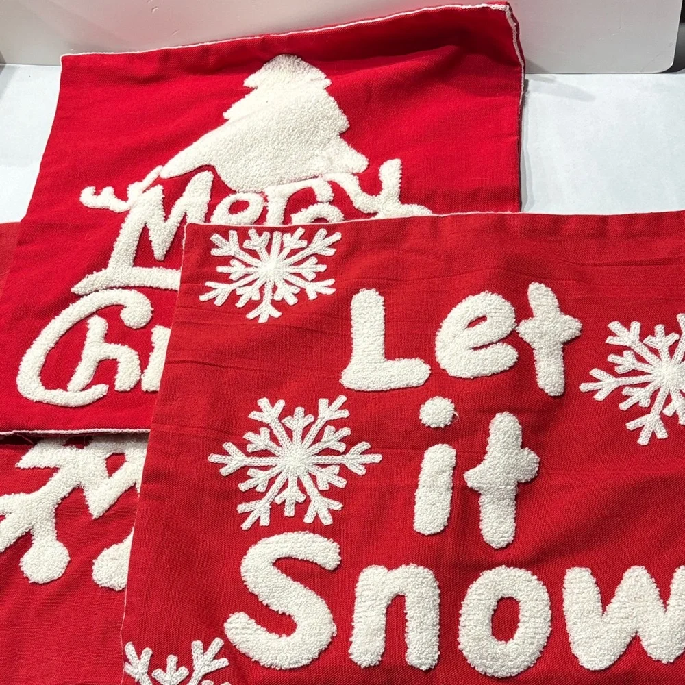 3 SAFAVIEH Boucle Snowflake Let it Snow 18 x18 Red Festive Holiday Pillow Covers